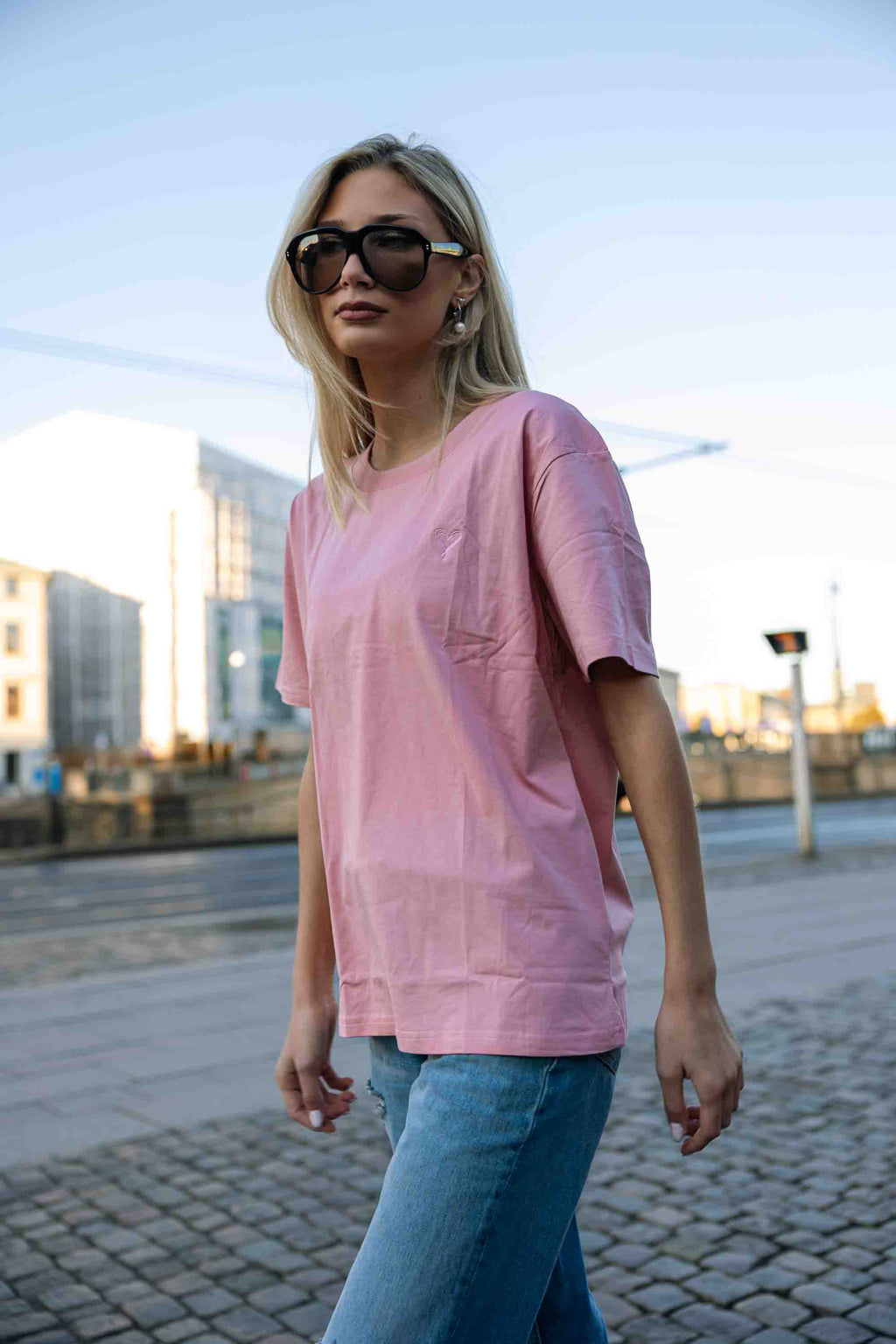 Woman´s Baby Pink T-shirt